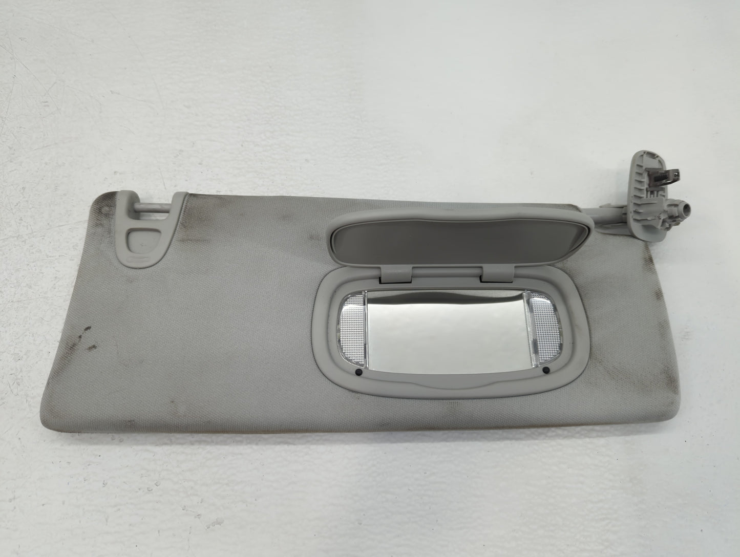 2019-2022 Jeep Cherokee Sun Visor Shade Replacement Passenger Right Mirror Fits Fits 2019 2020 2021 2022 OEM Used Auto Parts
