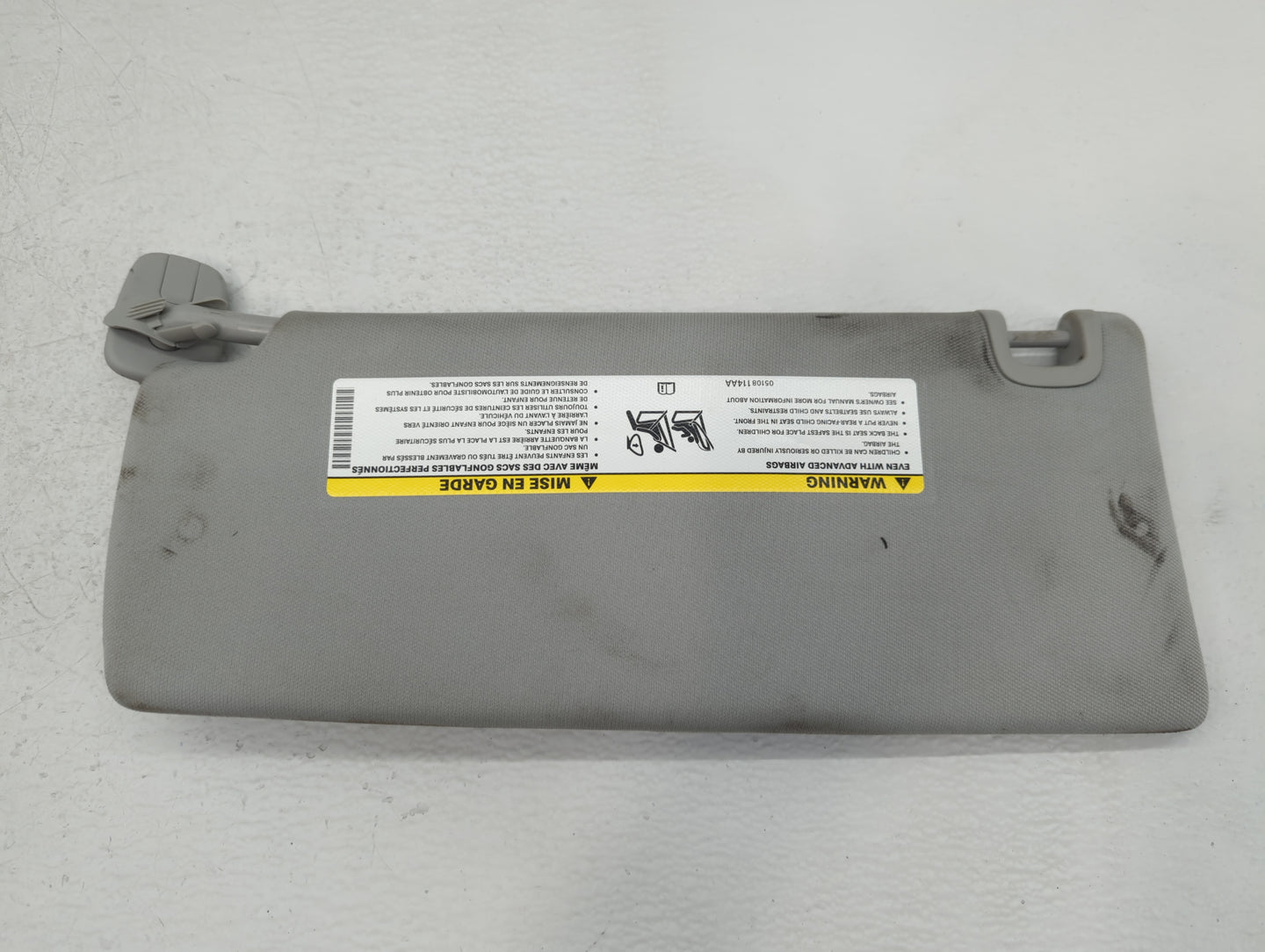 2019-2022 Jeep Cherokee Sun Visor Shade Replacement Passenger Right Mirror Fits Fits 2019 2020 2021 2022 OEM Used Auto Parts