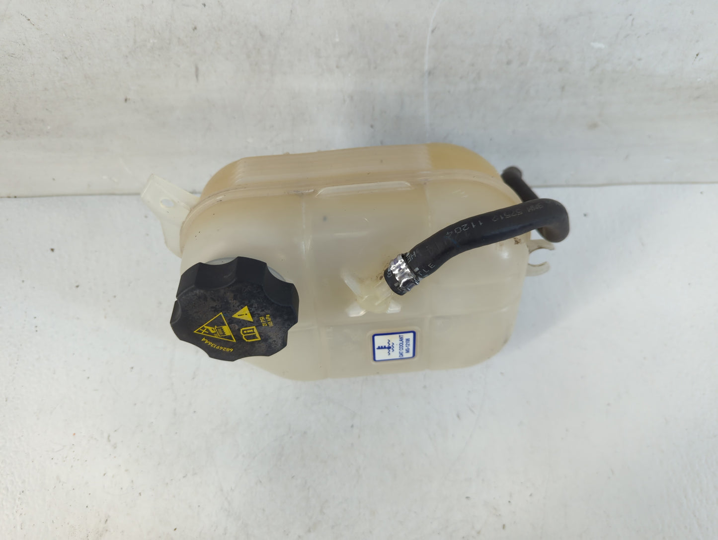 2019-2022 Jeep Cherokee Radiator Coolant Overflow Expansion Tank Bottle - Oemusedautoparts1.com