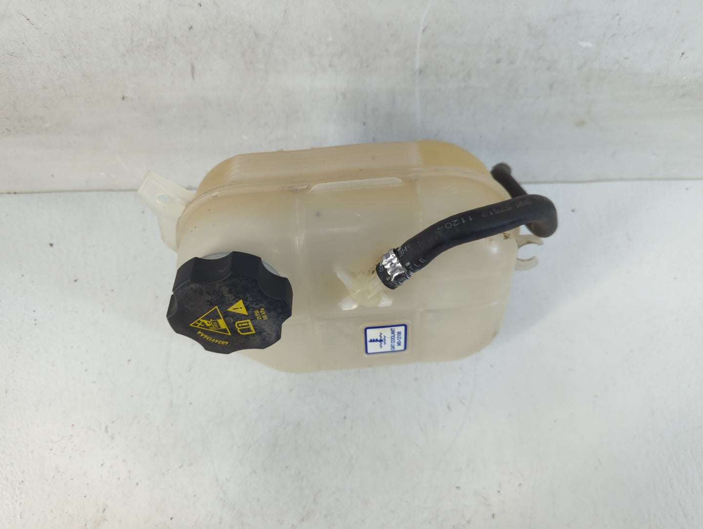 2019-2022 Jeep Cherokee Radiator Coolant Overflow Expansion Tank Bottle 885272 - Oemusedautoparts1.com