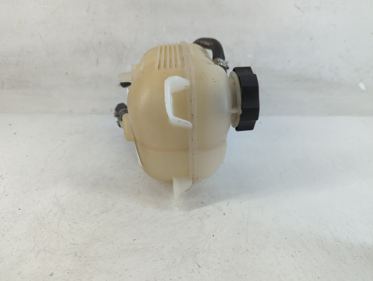 2019-2022 Jeep Cherokee Radiator Coolant Overflow Expansion Tank Bottle 885272 - Oemusedautoparts1.com