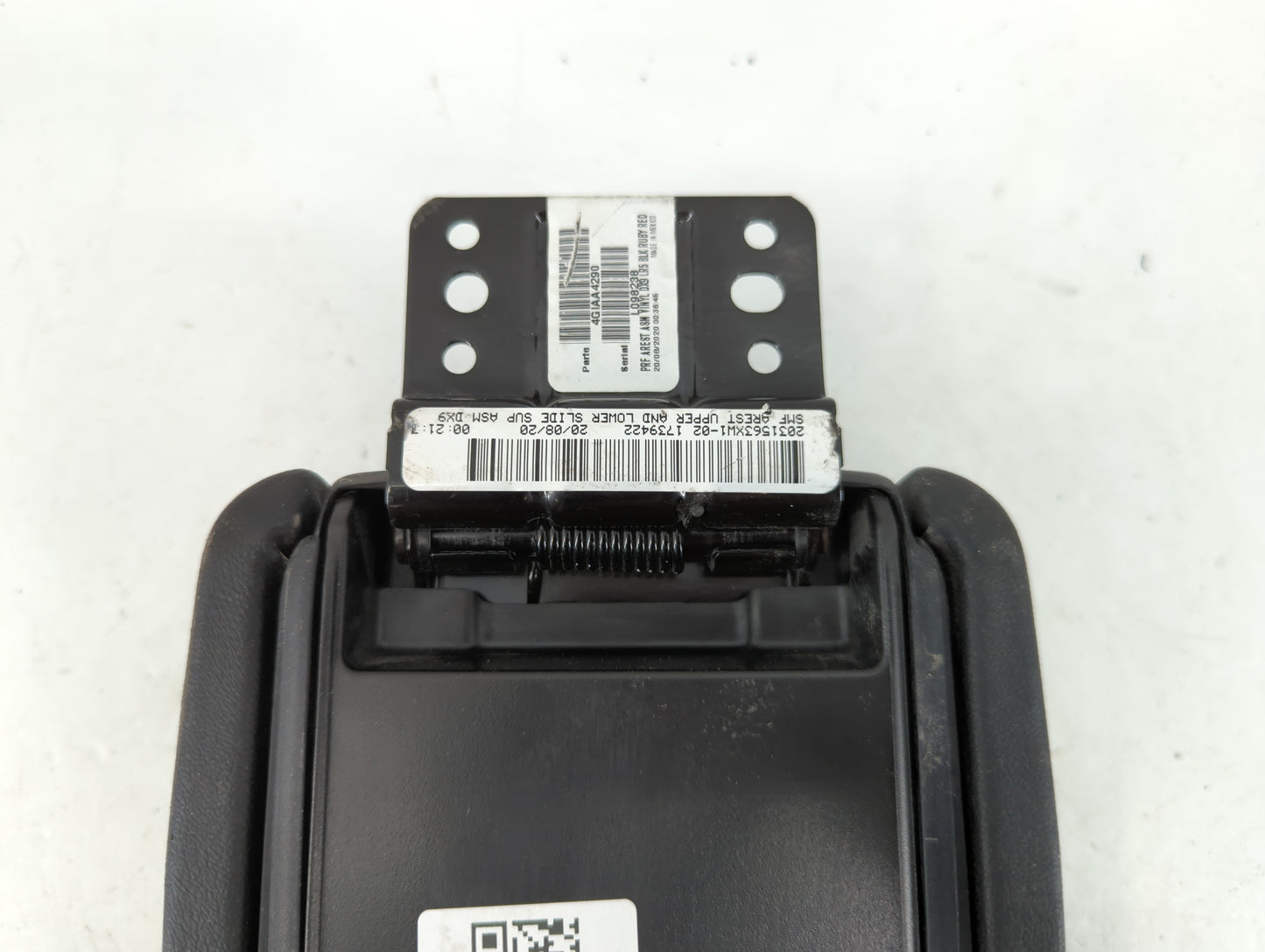 2021 Jeep Compass Center Console Armrest Cover Lid P/N:4G1AA4290 Fits OEM Used Auto Parts - Oemusedautoparts1.com