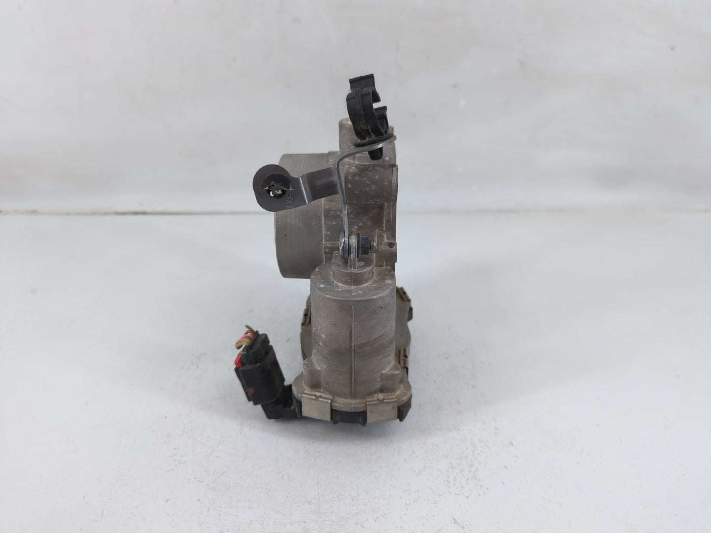 2017-2022 Jeep Compass Throttle Body P/N:04891970AC Fits Fits 2014 2015 2016 2017 2018 2019 2020 2021 2022 OEM Used Auto Par