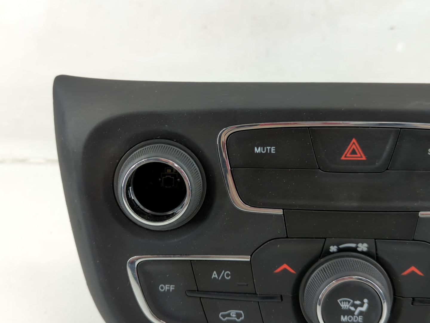 2021 Jeep Compass Climate Control Module Temperature AC/Heater Replacement P/N:P6TM13DX9AB Fits OEM Used Auto Parts - Oemuse