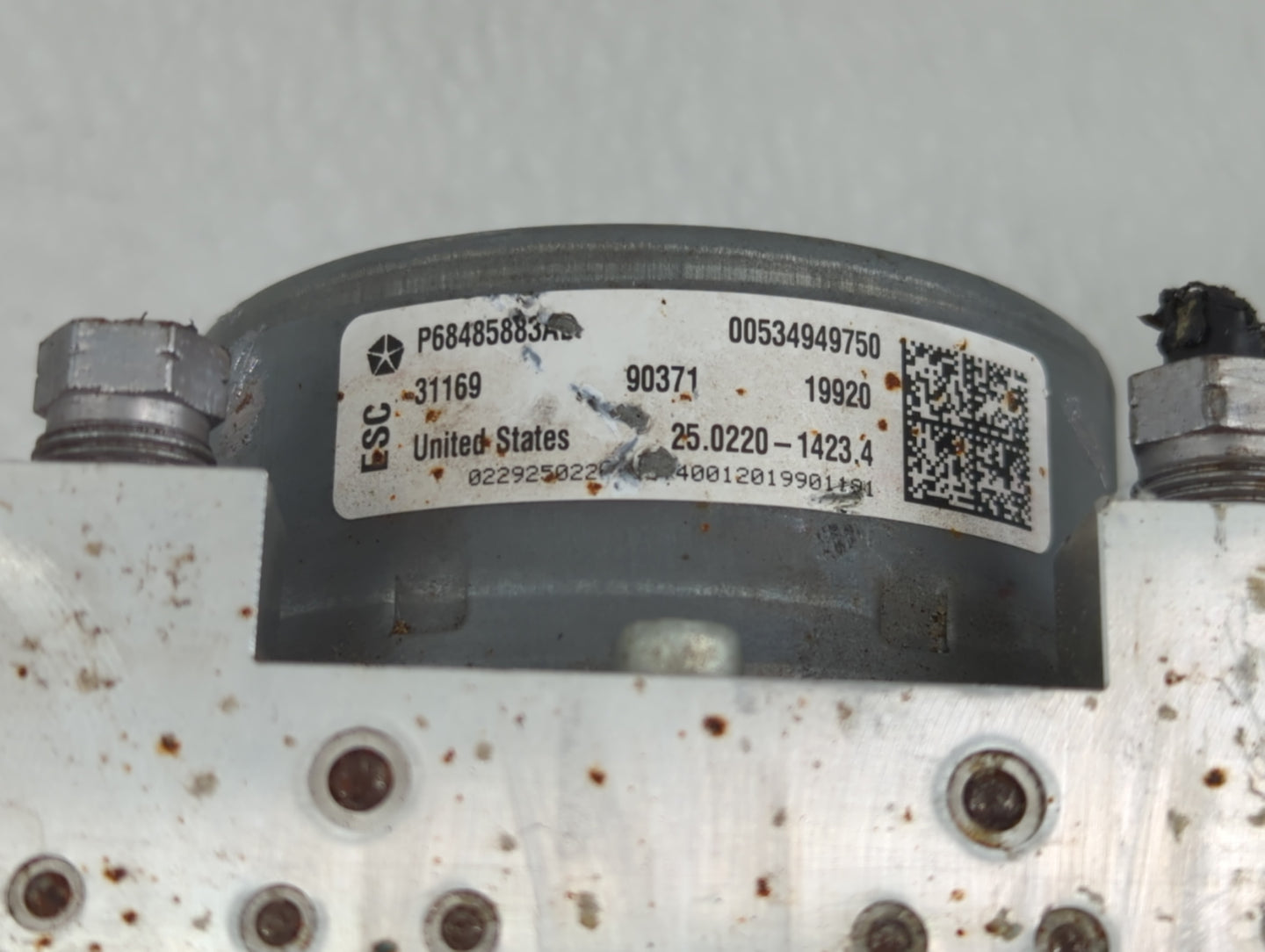 2021 Jeep Compass ABS Pump Control Module Replacement P/N:P68485883AB Fits OEM Used Auto Parts - Oemusedautoparts1.com