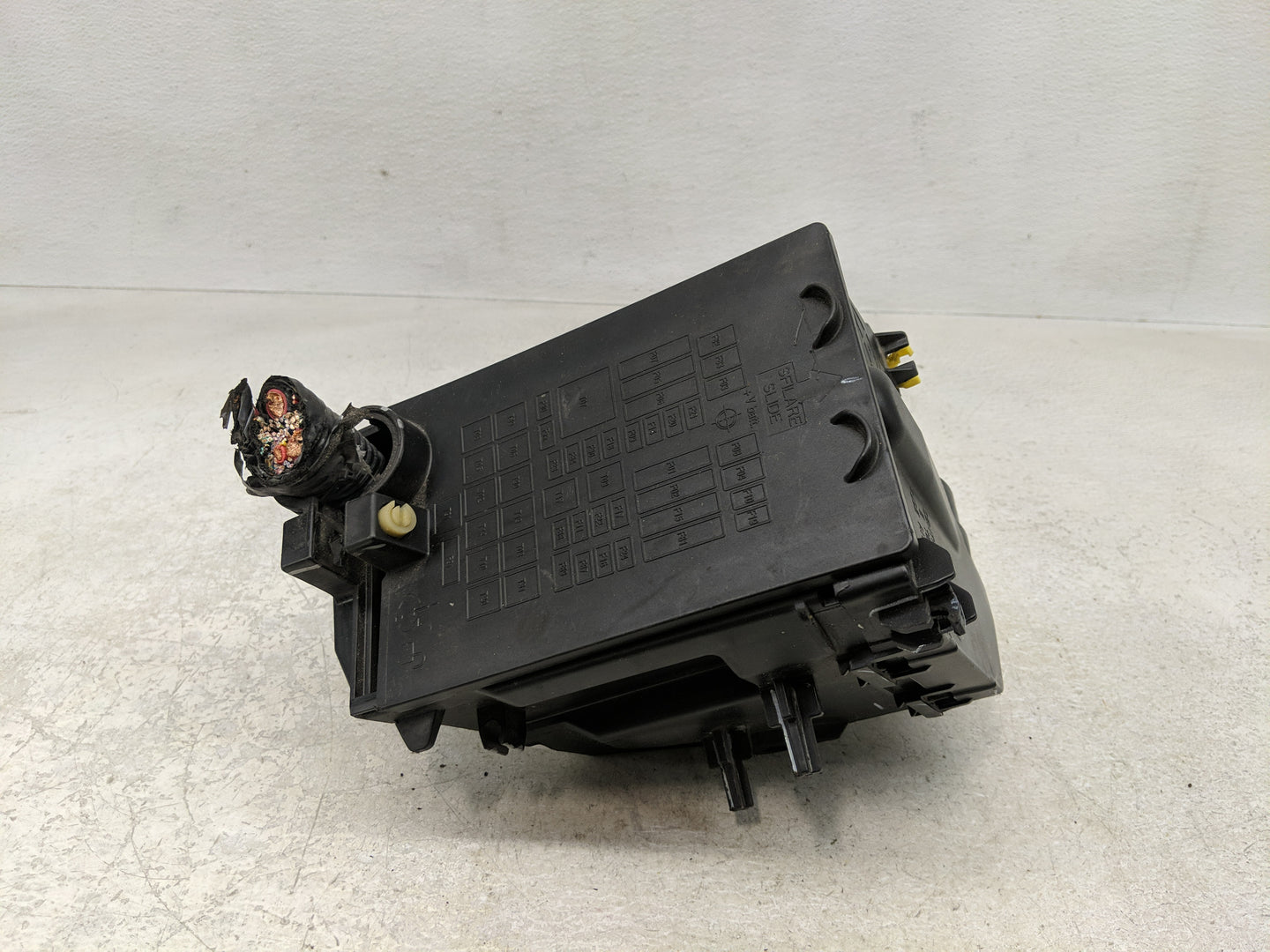 2021 Jeep Compass Fusebox Fuse Box Panel Relay Module Fits OEM Used Auto Parts - Oemusedautoparts1.com