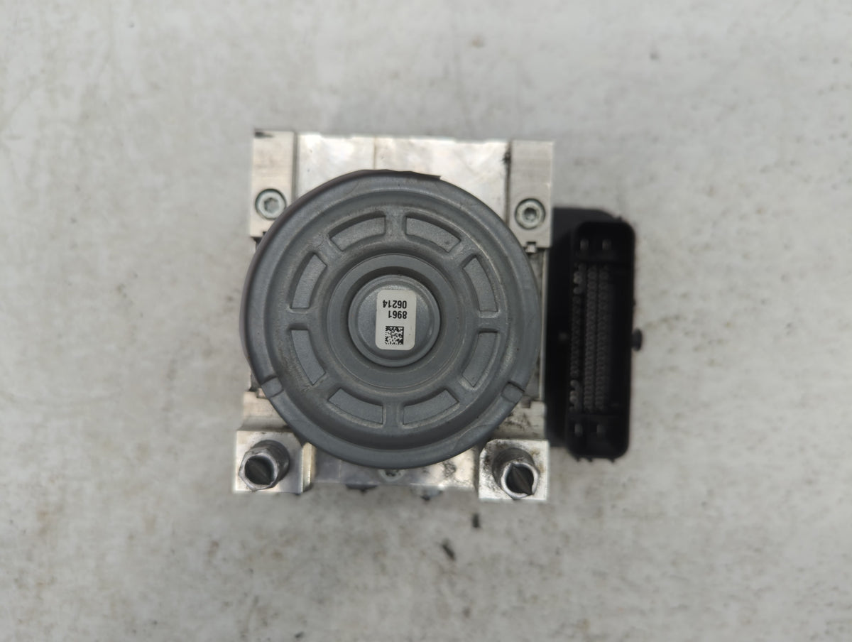 2017-2018 Jeep Compass Anti-Lock Brake ABS Pump Module Actuator OEM P/N:00534949750 P68485883AB Fits Fits 2017 2018 OEM Used