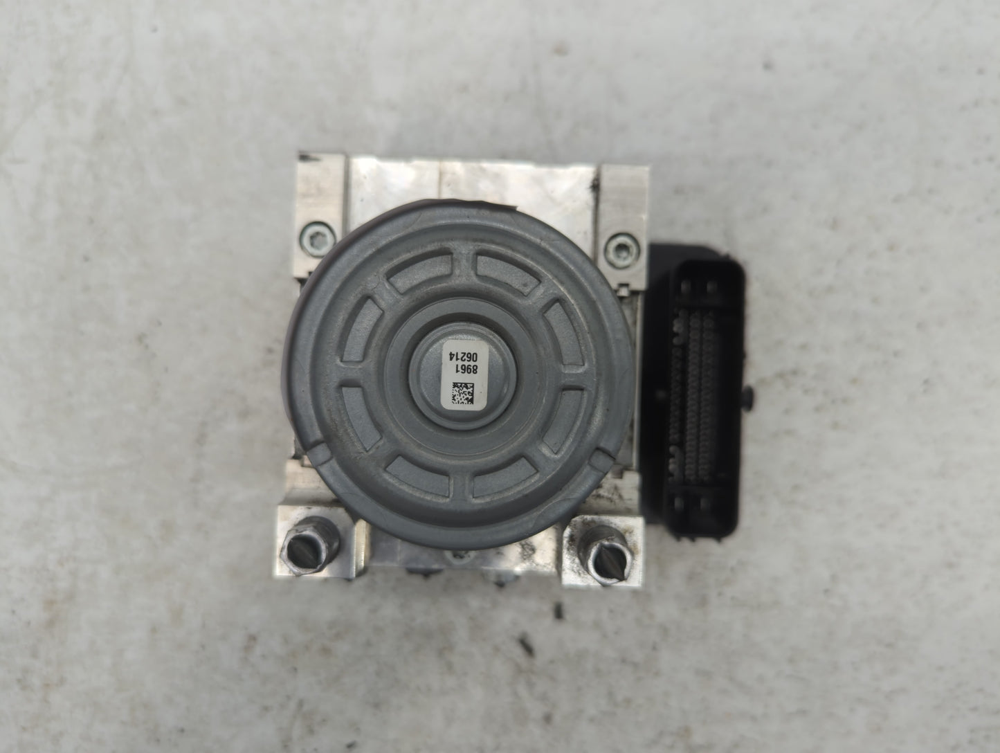 2021 Jeep Compass ABS Pump Control Module Replacement P/N:00534949750 P68485883AB Fits OEM Used Auto Parts - Oemusedautopart