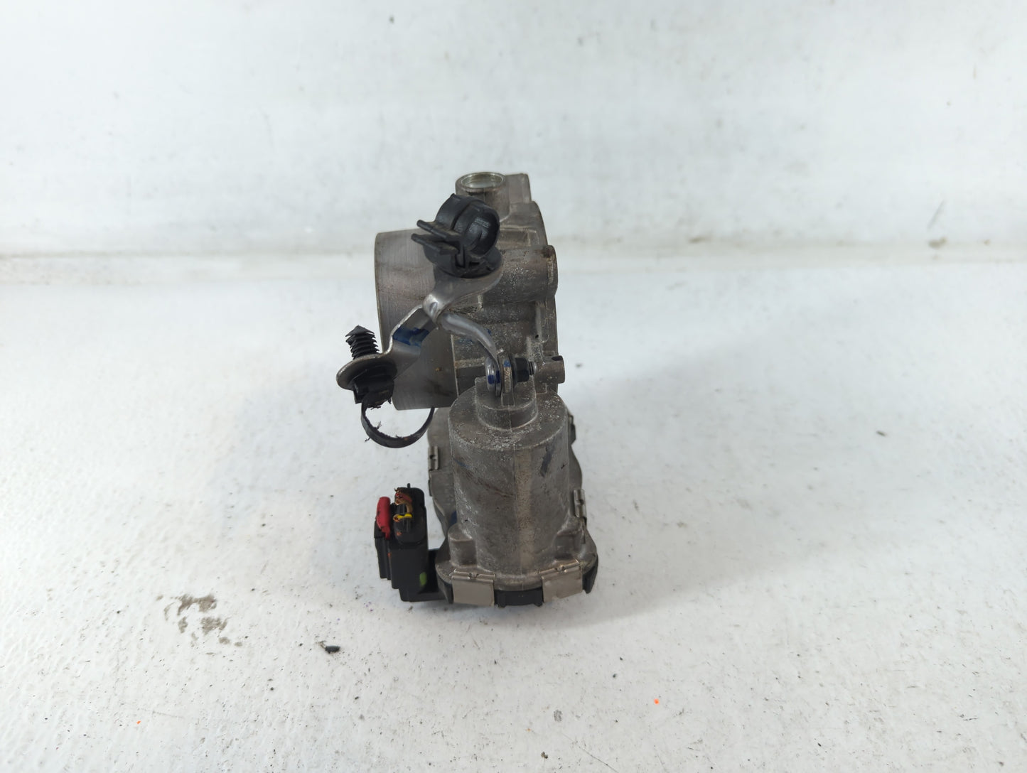 2017-2022 Jeep Compass Throttle Body P/N:04891970AC Fits Fits 2014 2015 2016 2017 2018 2019 2020 2021 2022 OEM Used Auto Par