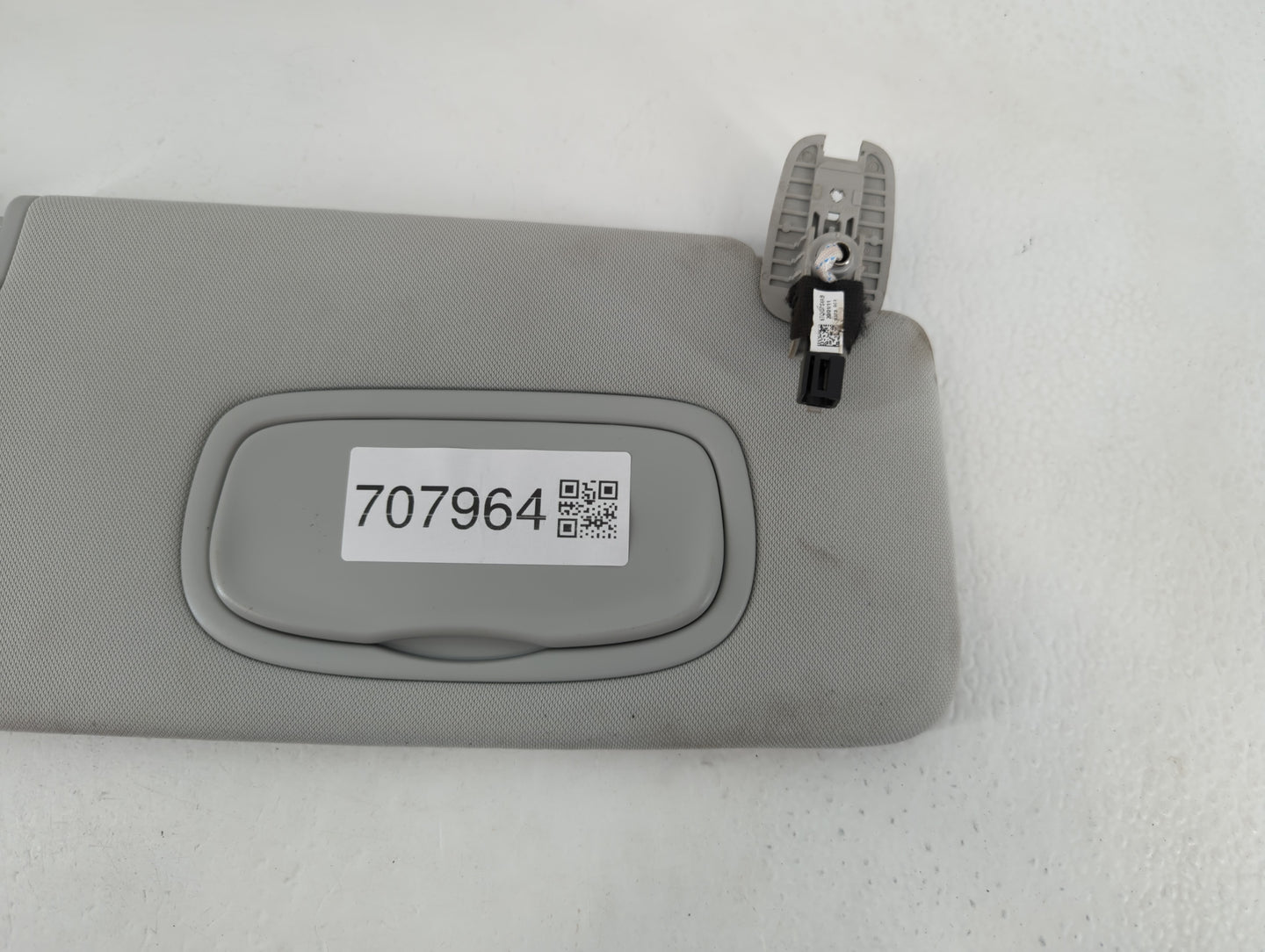 2021 Jeep Compass Sun Visor Shade Replacement Passenger Right Mirror Fits OEM Used Auto Parts - Oemusedautoparts1.com