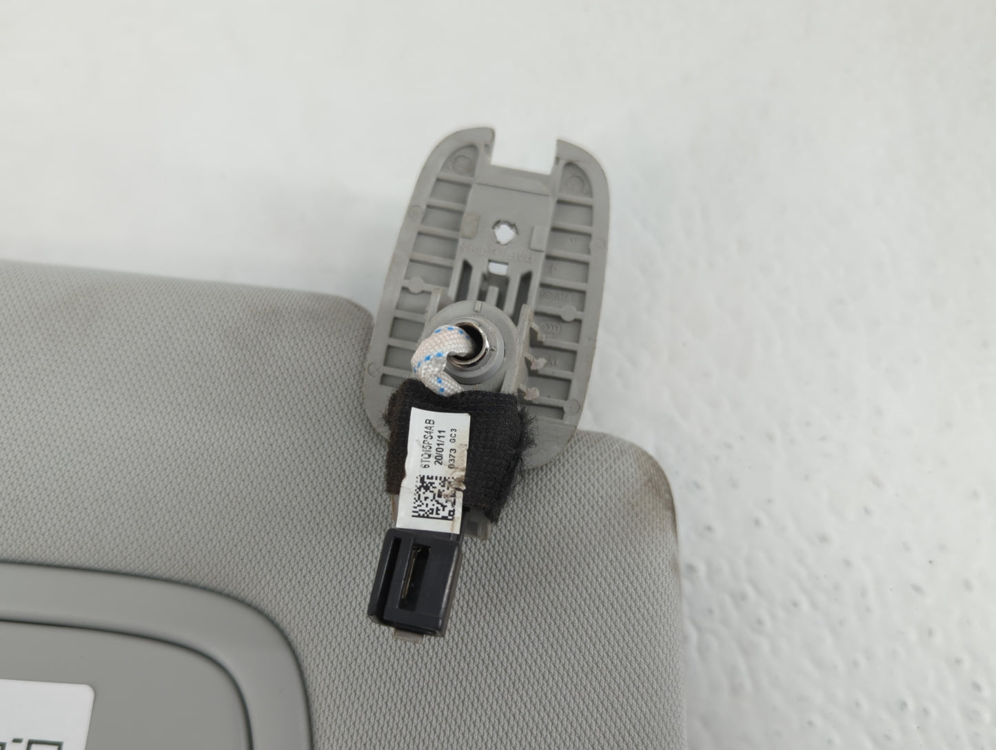 2021 Jeep Compass Sun Visor Shade Replacement Passenger Right Mirror Fits OEM Used Auto Parts - Oemusedautoparts1.com