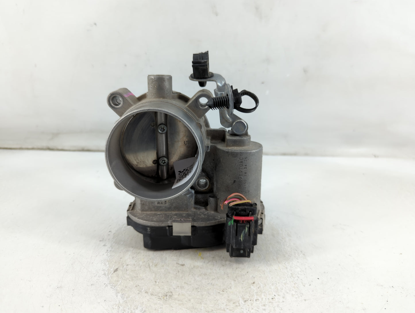 2017-2022 Jeep Compass Throttle Body P/N:04891970AC Fits Fits 2014 2015 2016 2017 2018 2019 2020 2021 2022 OEM Used Auto Par