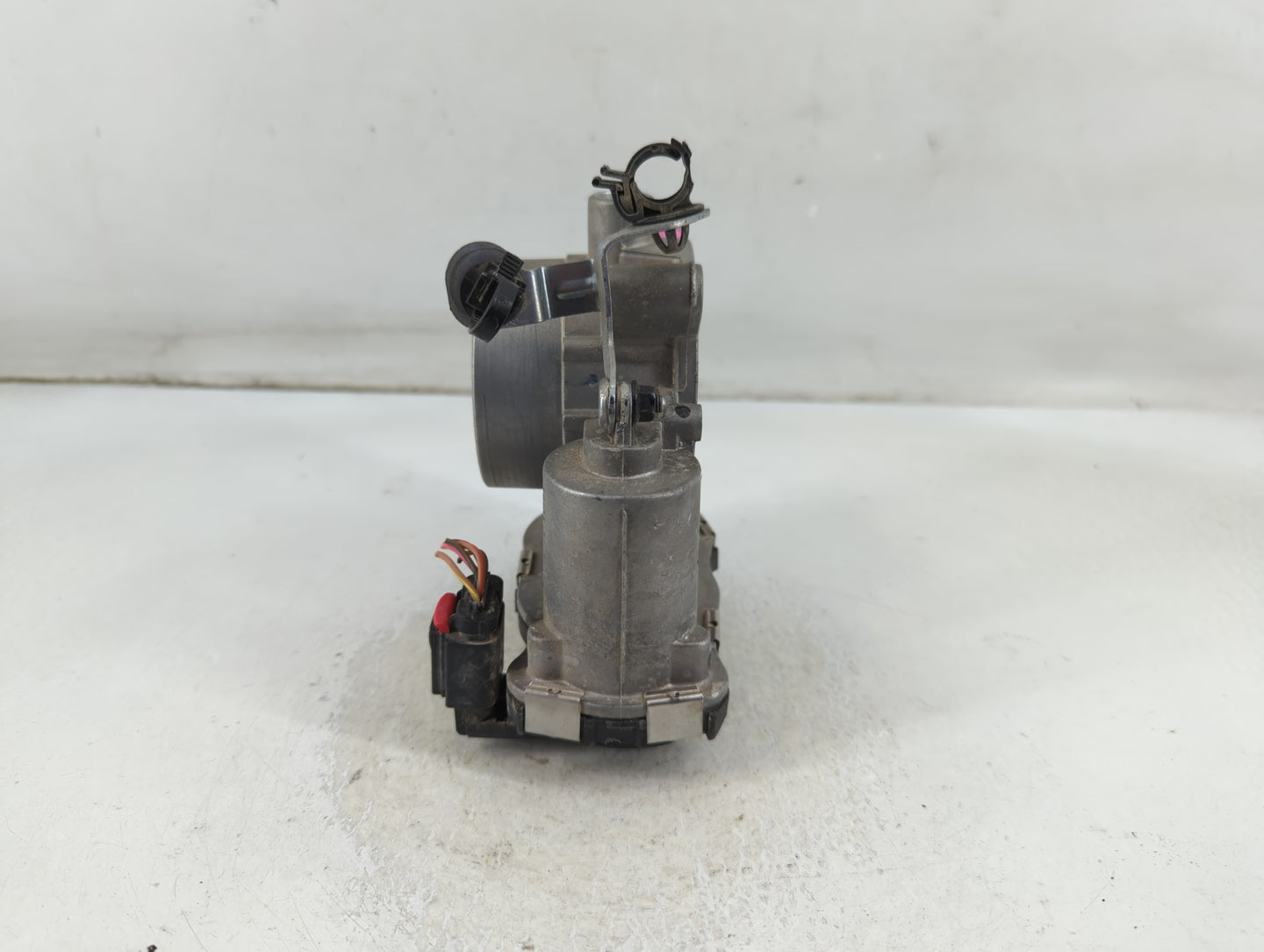 2017-2022 Jeep Compass Throttle Body P/N:04891970AC Fits Fits 2014 2015 2016 2017 2018 2019 2020 2021 2022 OEM Used Auto Par