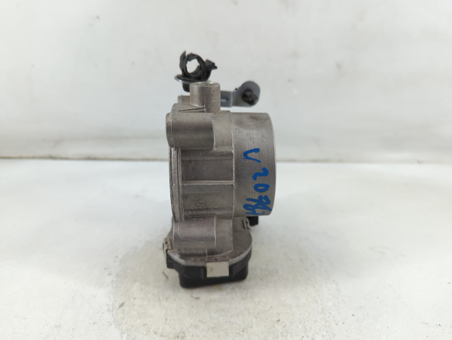 2017-2022 Jeep Compass Throttle Body P/N:04891970AC Fits Fits 2014 2015 2016 2017 2018 2019 2020 2021 2022 OEM Used Auto Par