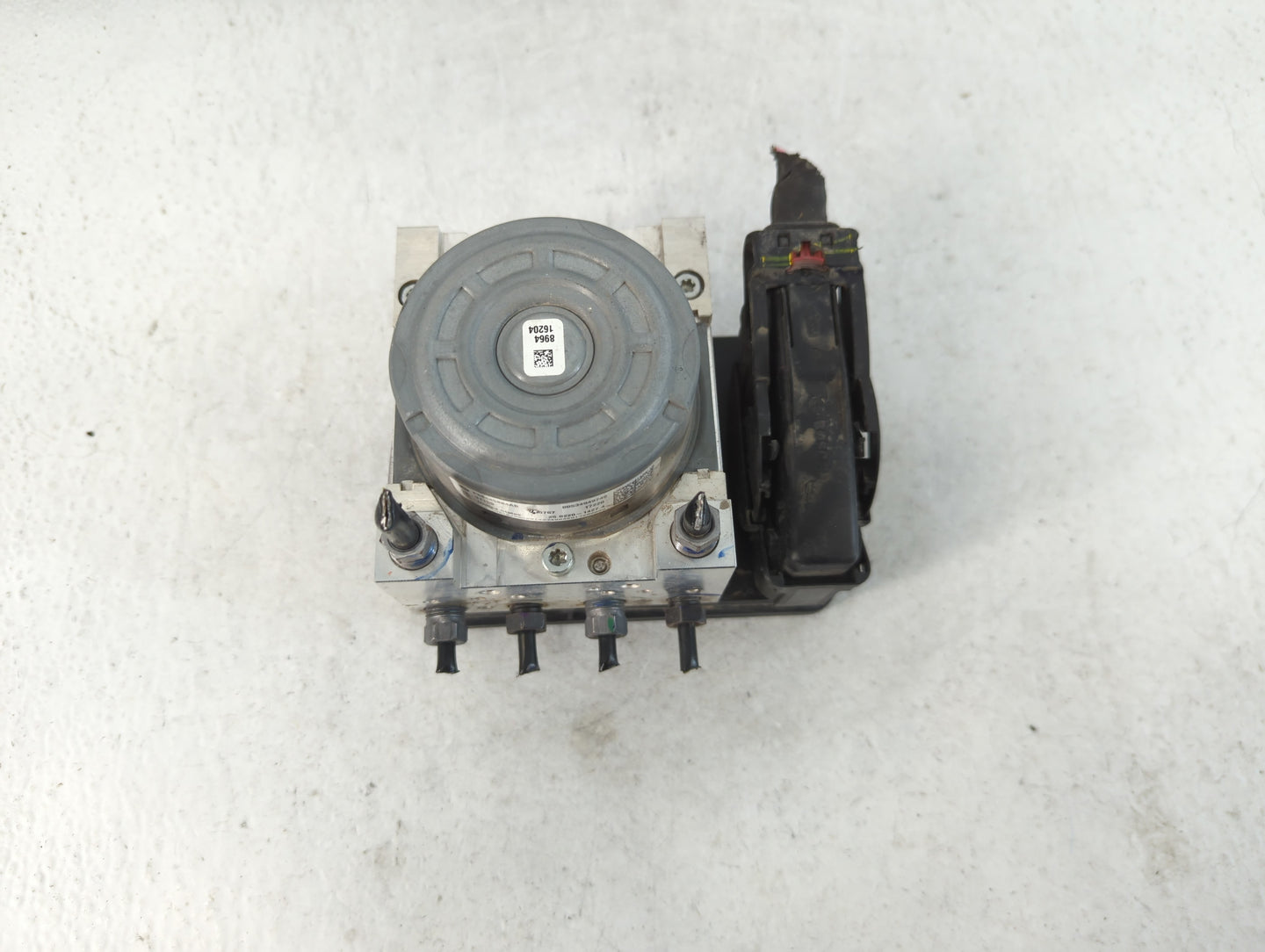 2021 Jeep Compass ABS Pump Control Module Replacement P/N:P68485884AB Fits OEM Used Auto Parts - Oemusedautoparts1.com