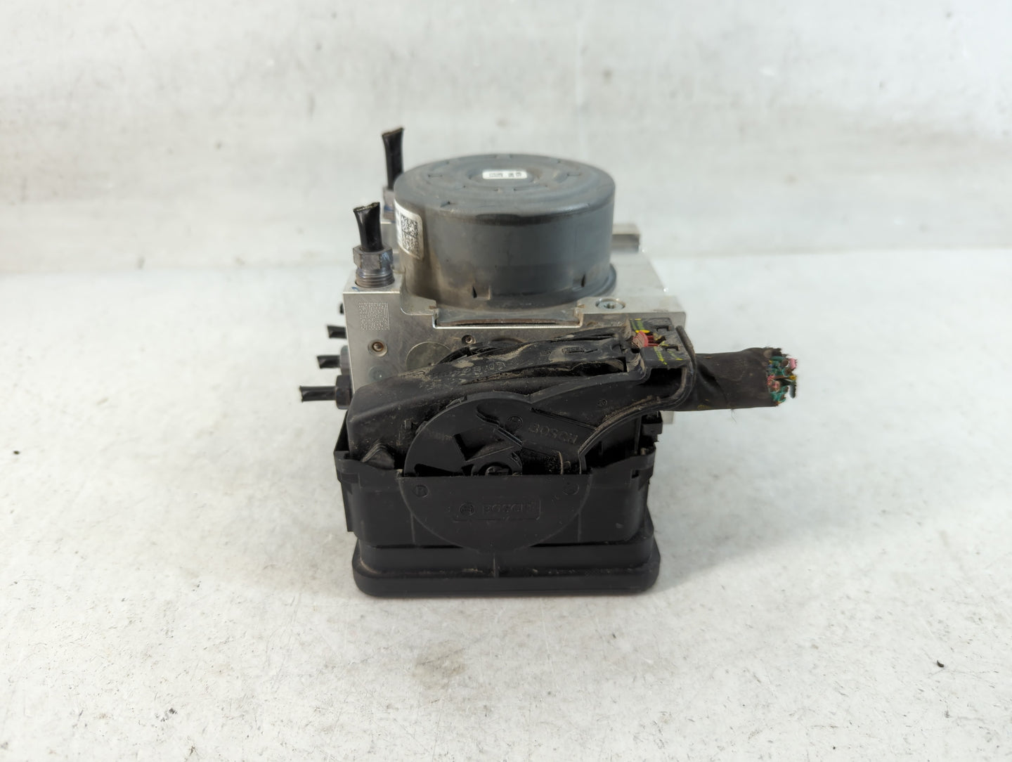 2021 Jeep Compass ABS Pump Control Module Replacement P/N:P68485884AB Fits OEM Used Auto Parts - Oemusedautoparts1.com