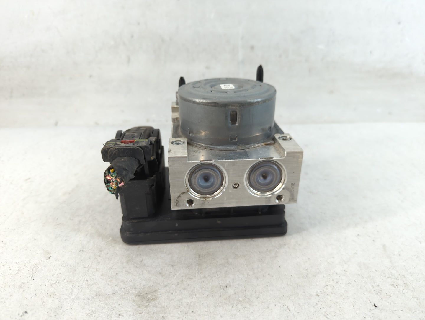 2021 Jeep Compass ABS Pump Control Module Replacement P/N:P68485884AB Fits OEM Used Auto Parts - Oemusedautoparts1.com