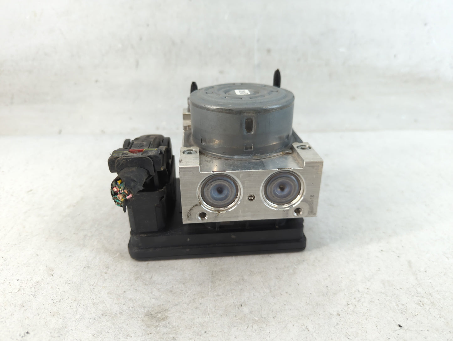 2021 Jeep Compass ABS Pump Control Module Replacement P/N:P68485884AB Fits OEM Used Auto Parts - Oemusedautoparts1.com