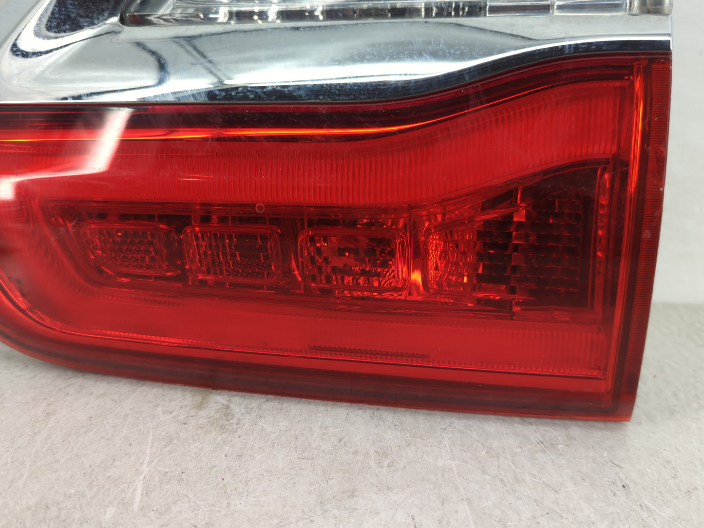 2017-2021 Jeep Grand Cherokee Tail Light Assembly Driver Left OEM P/N:P68110047AC Fits Fits 2017 2018 2019 2020 2021 OEM Use