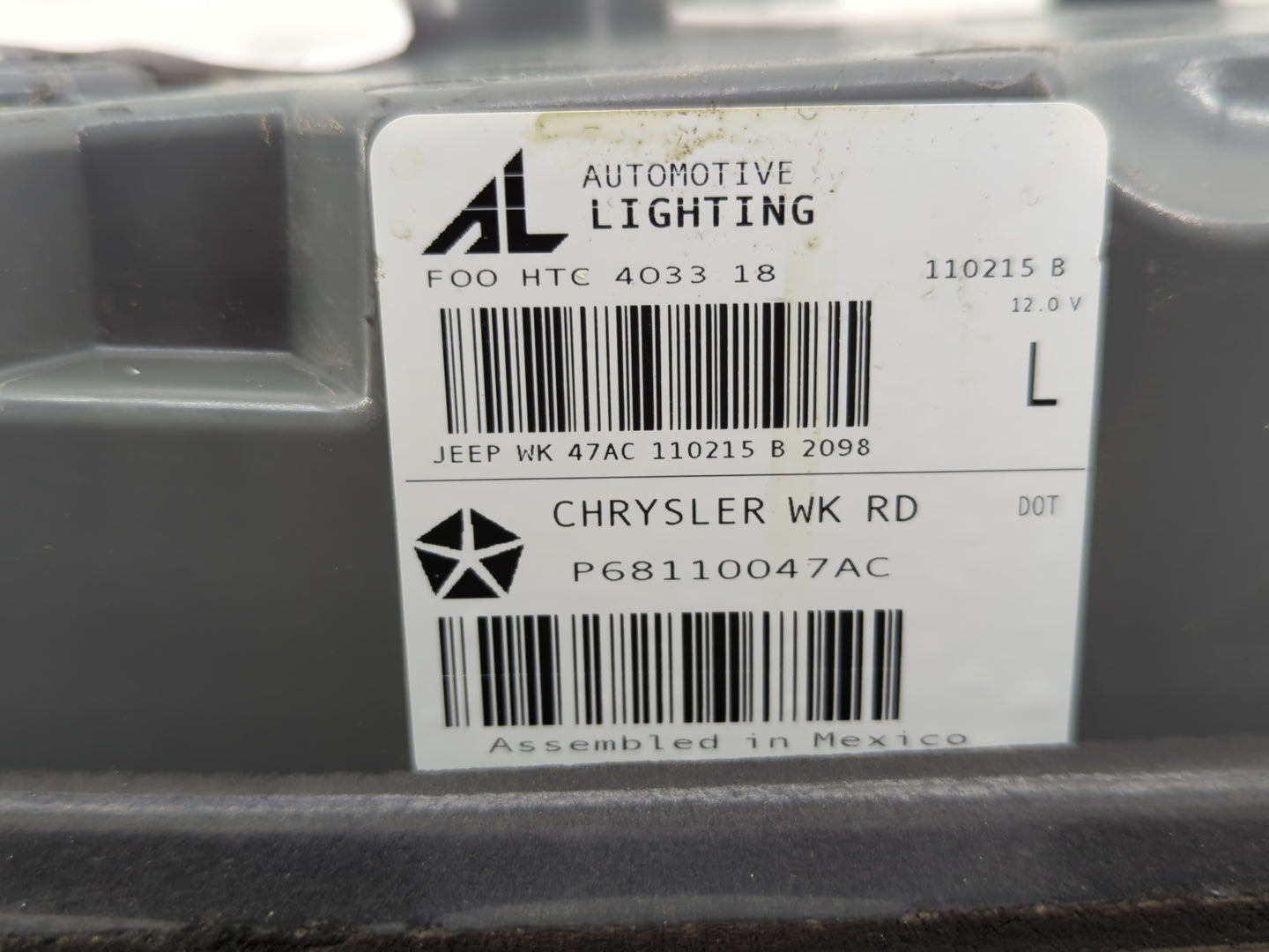 2017-2021 Jeep Grand Cherokee Tail Light Assembly Driver Left OEM P/N:P68110047AC Fits Fits 2017 2018 2019 2020 2021 OEM Use