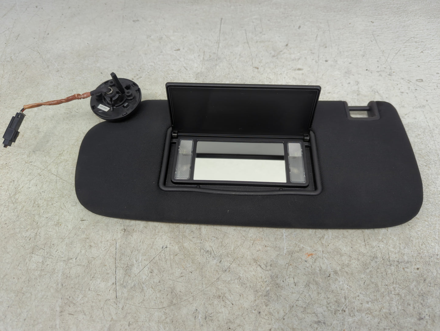 2014-2022 Jeep Grand Cherokee Sun Visor Shade Replacement Driver Left Mirror Fits OEM Used Auto Parts - Oemusedautoparts1.co