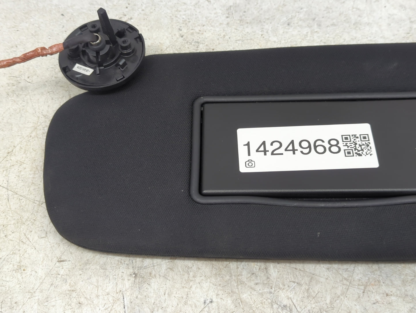 2014-2022 Jeep Grand Cherokee Sun Visor Shade Replacement Driver Left Mirror Fits OEM Used Auto Parts - Oemusedautoparts1.co
