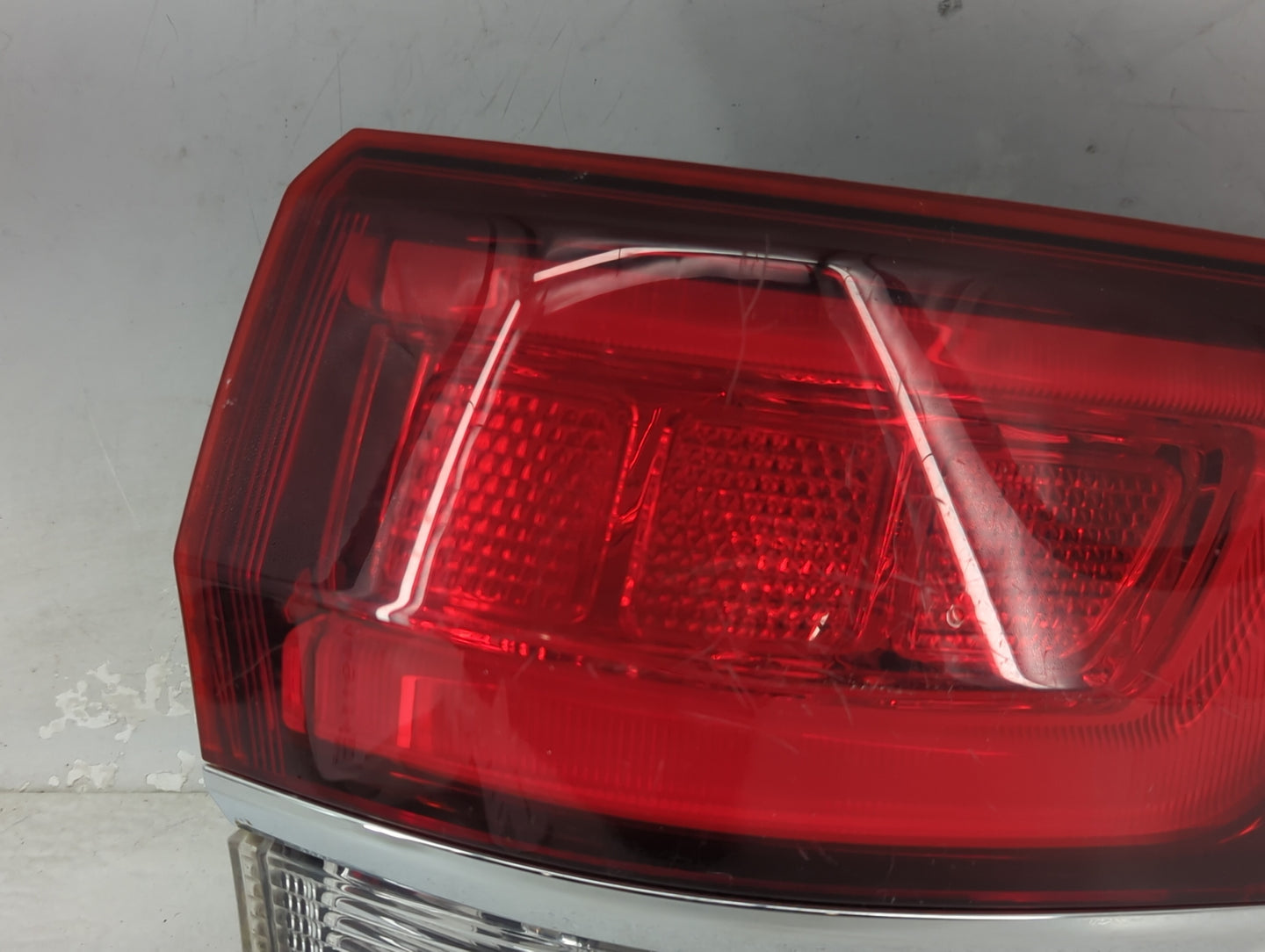 2021 Jeep Grand Cherokee Tail Light Assembly Passenger Right OEM P/N:P68471328AA F00HTC413800 Fits OEM Used Auto Parts - Oem