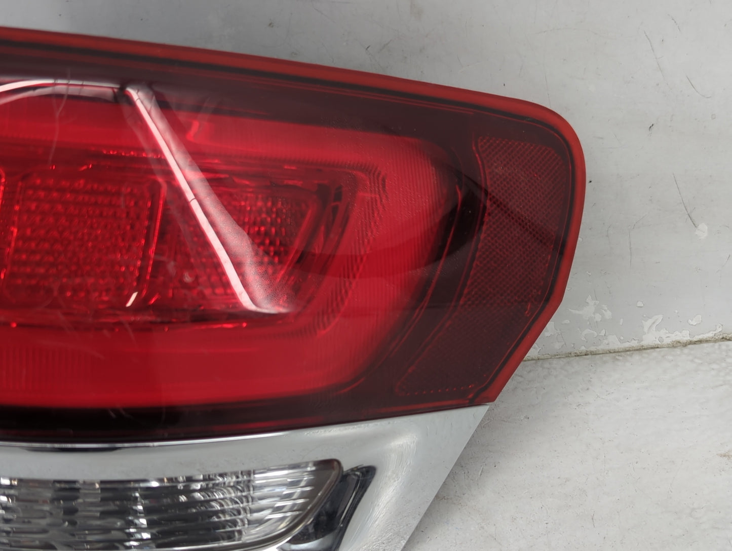 2021 Jeep Grand Cherokee Tail Light Assembly Passenger Right OEM P/N:P68471328AA F00HTC413800 Fits OEM Used Auto Parts - Oem