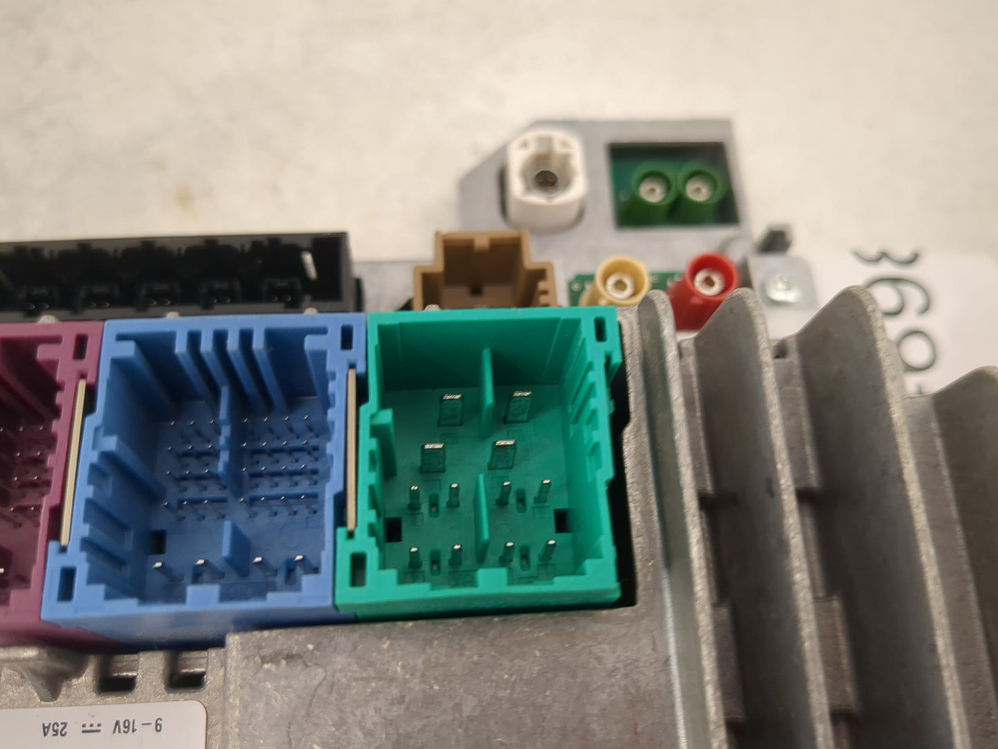 2021 Jeep Grand Cherokee Radio Speaker Amplifier - Oemusedautoparts1.com