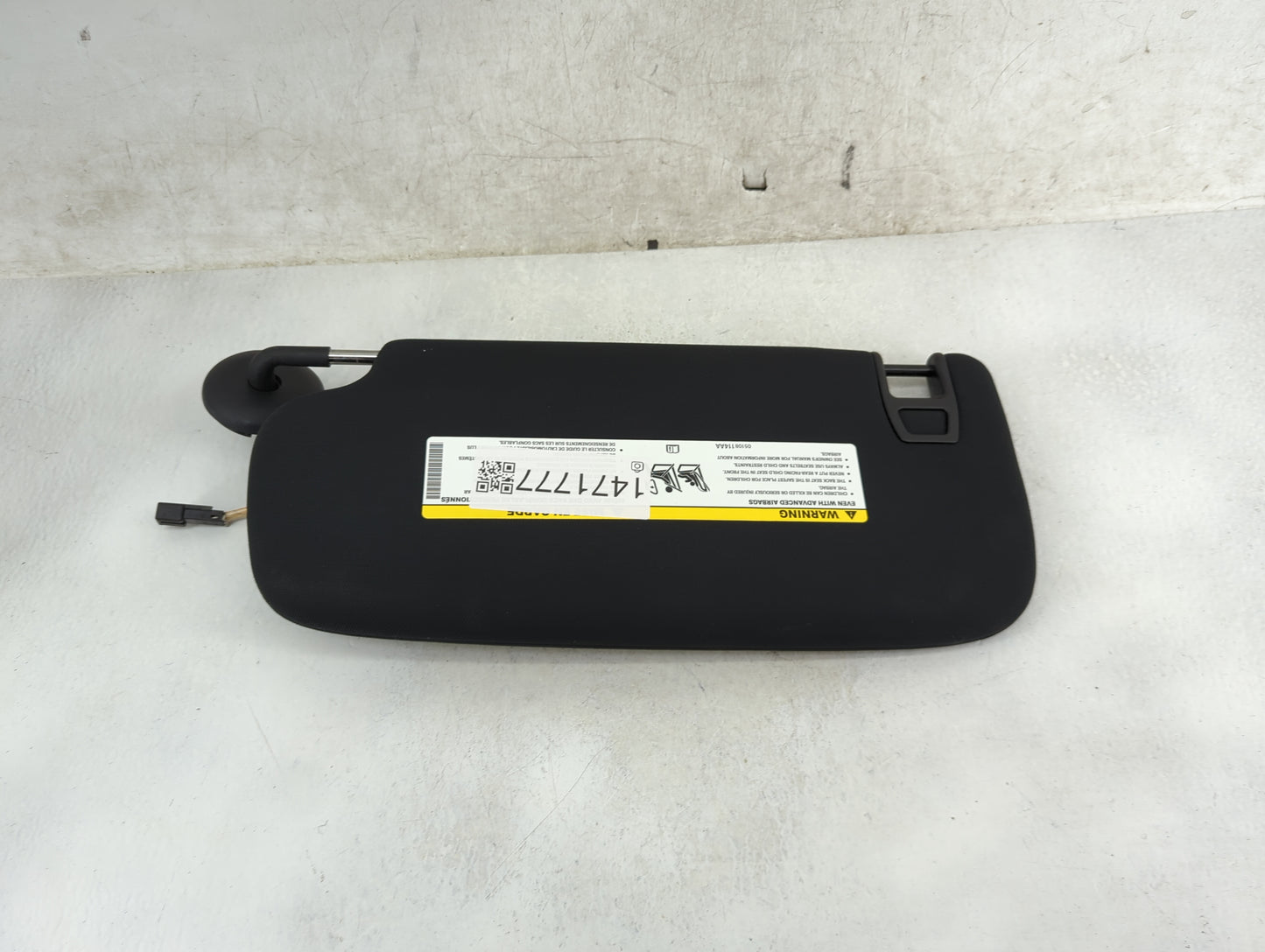2014-2022 Jeep Grand Cherokee Sun Visor Shade Replacement Passenger Right Mirror Fits OEM Used Auto Parts - Oemusedautoparts