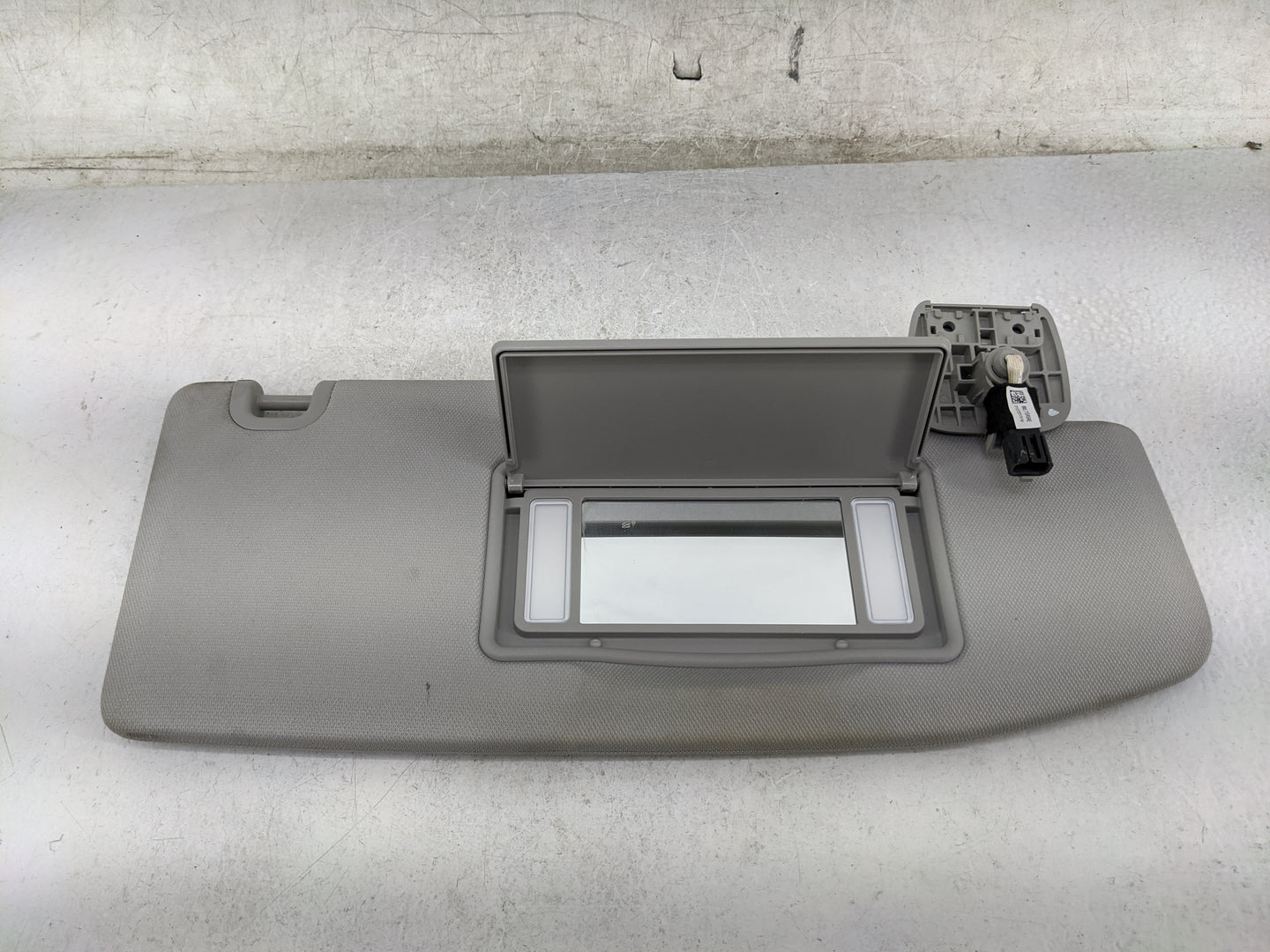 2021-2022 Jeep Grand Cherokee Sun Visor Shade Replacement Passenger Right Mirror Fits Fits 2021 2022 OEM Used Auto Parts - O