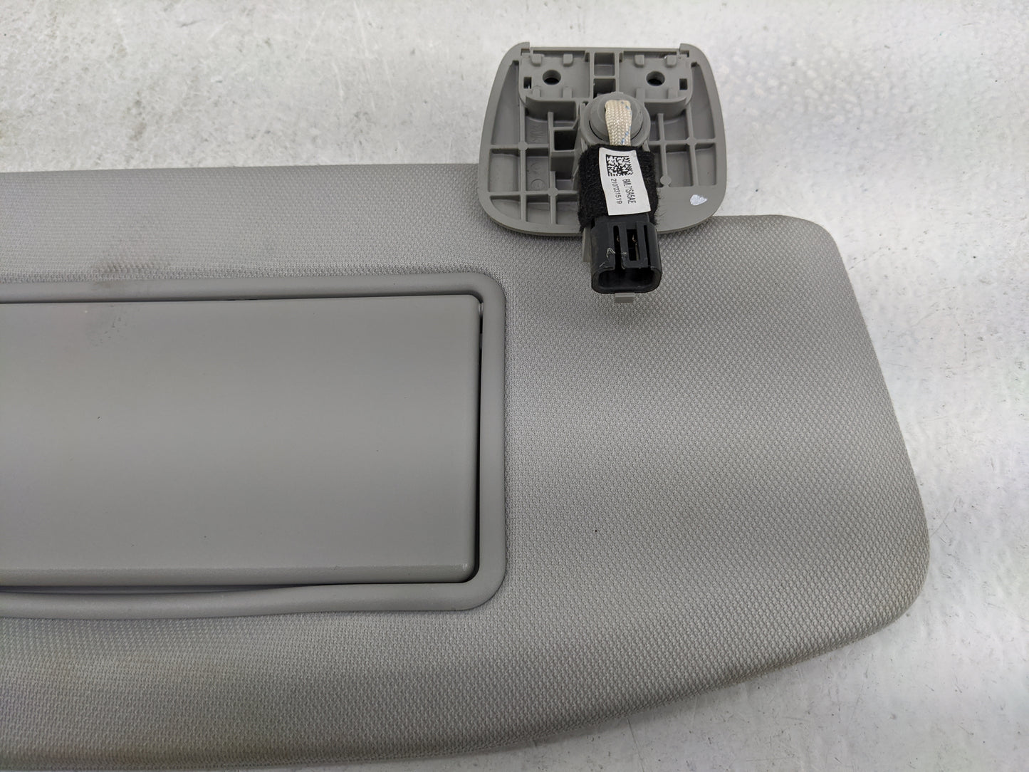 2021-2022 Jeep Grand Cherokee Sun Visor Shade Replacement Passenger Right Mirror Fits Fits 2021 2022 OEM Used Auto Parts - O