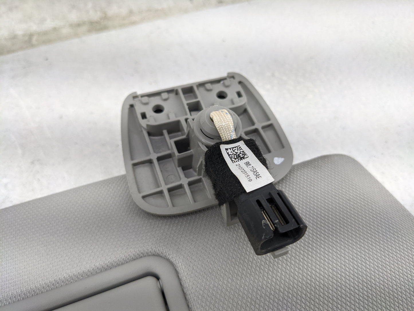 2021-2022 Jeep Grand Cherokee Sun Visor Shade Replacement Passenger Right Mirror Fits Fits 2021 2022 OEM Used Auto Parts - O