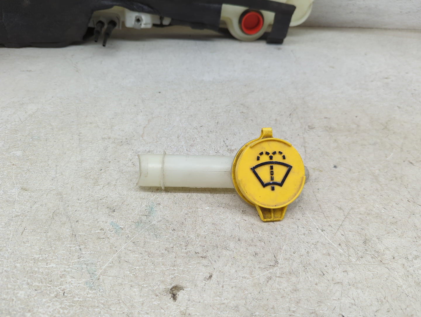 2021 Jeep Grand Cherokee Windshield Washer Fluid Reservoir Bottle Oem 1474000 - Oemusedautoparts1.com