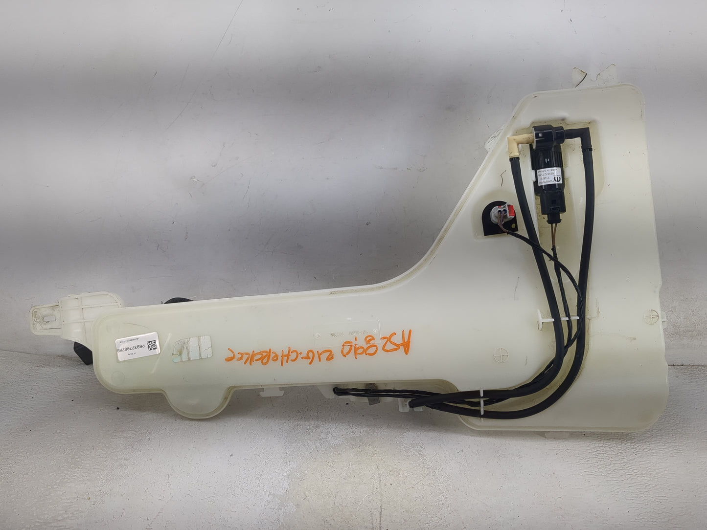 2021 Jeep Grand Cherokee Windshield Washer Fluid Reservoir Bottle Oem - Oemusedautoparts1.com