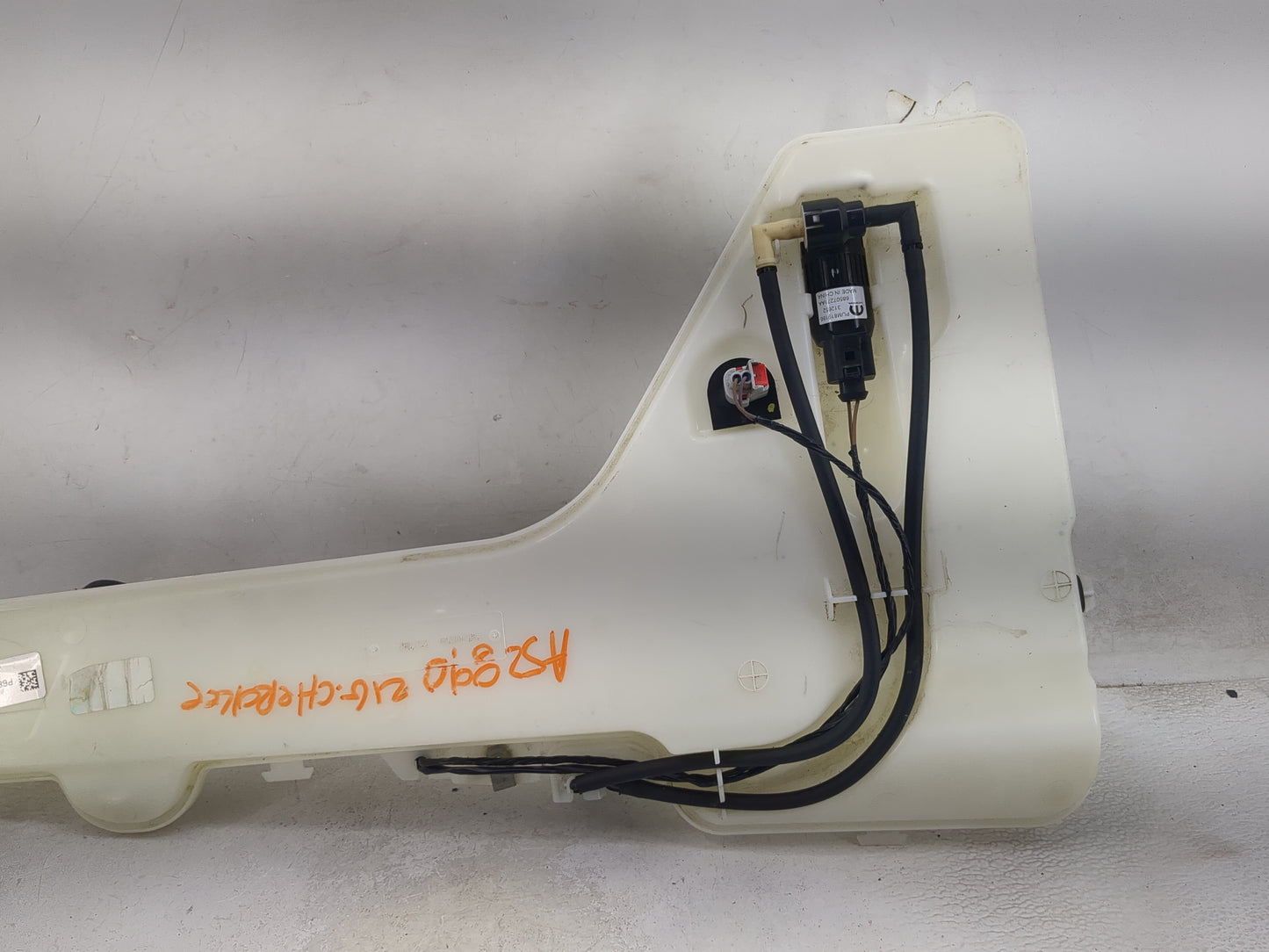 2021 Jeep Grand Cherokee Windshield Washer Fluid Reservoir Bottle Oem - Oemusedautoparts1.com