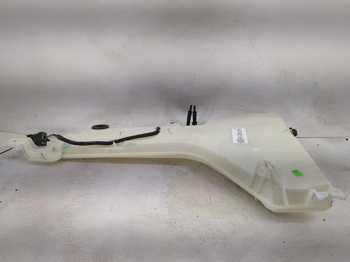 2021 Jeep Grand Cherokee Windshield Washer Fluid Reservoir Bottle Oem - Oemusedautoparts1.com