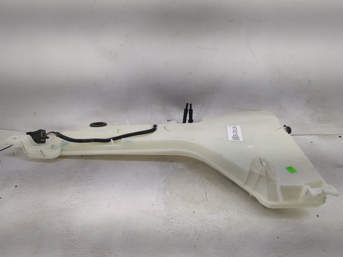 2021 Jeep Grand Cherokee Windshield Washer Fluid Reservoir Bottle Oem - Oemusedautoparts1.com