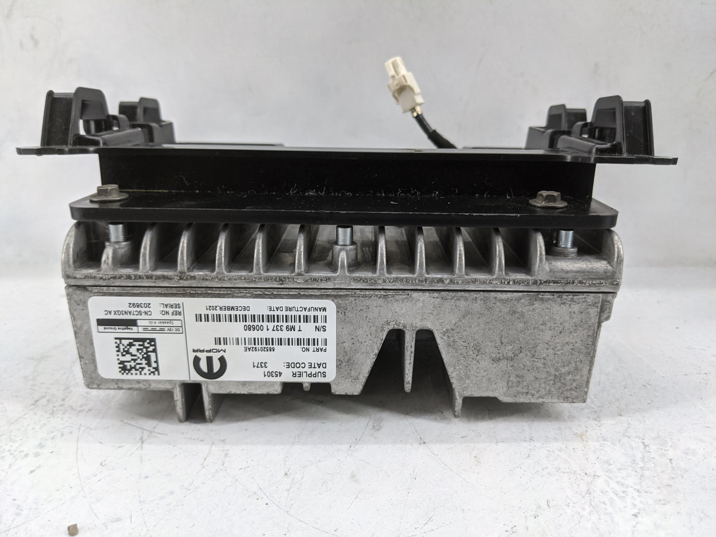 2021-2022 Jeep Grand Cherokee Radio Speaker Amplifier 1477202 - Oemusedautoparts1.com