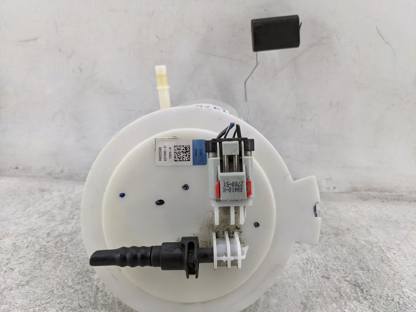 2021-2022 Jeep Grand Cherokee Electrical Gas Fuel Pump Assembly - Oemusedautoparts1.com