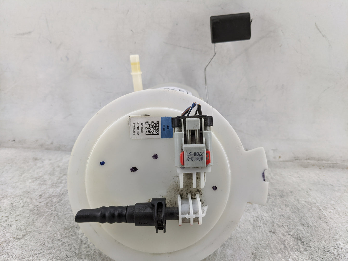 2021-2022 Jeep Grand Cherokee Electrical Gas Fuel Pump Assembly - Oemusedautoparts1.com