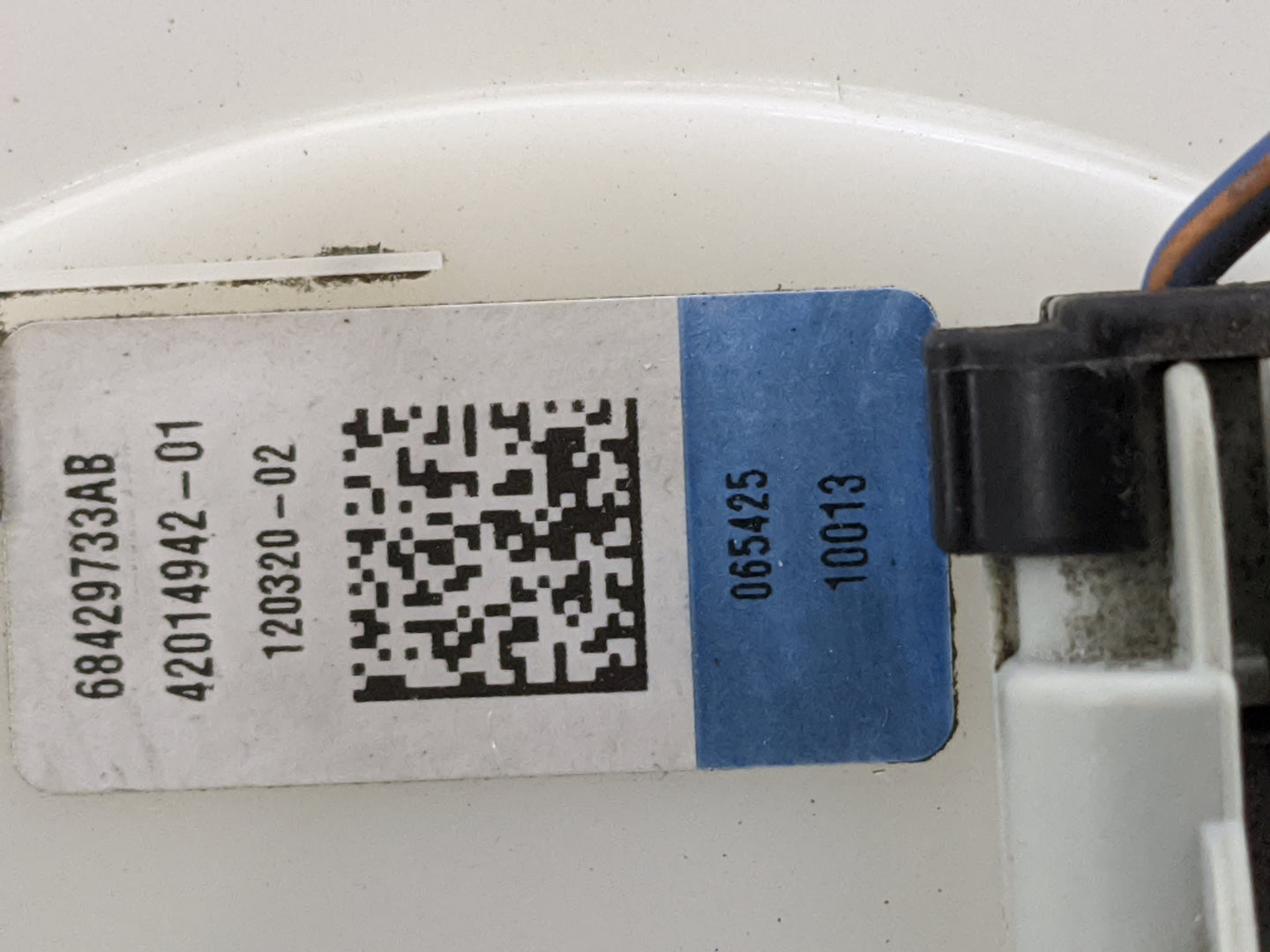 2021-2022 Jeep Grand Cherokee Electrical Gas Fuel Pump Assembly - Oemusedautoparts1.com