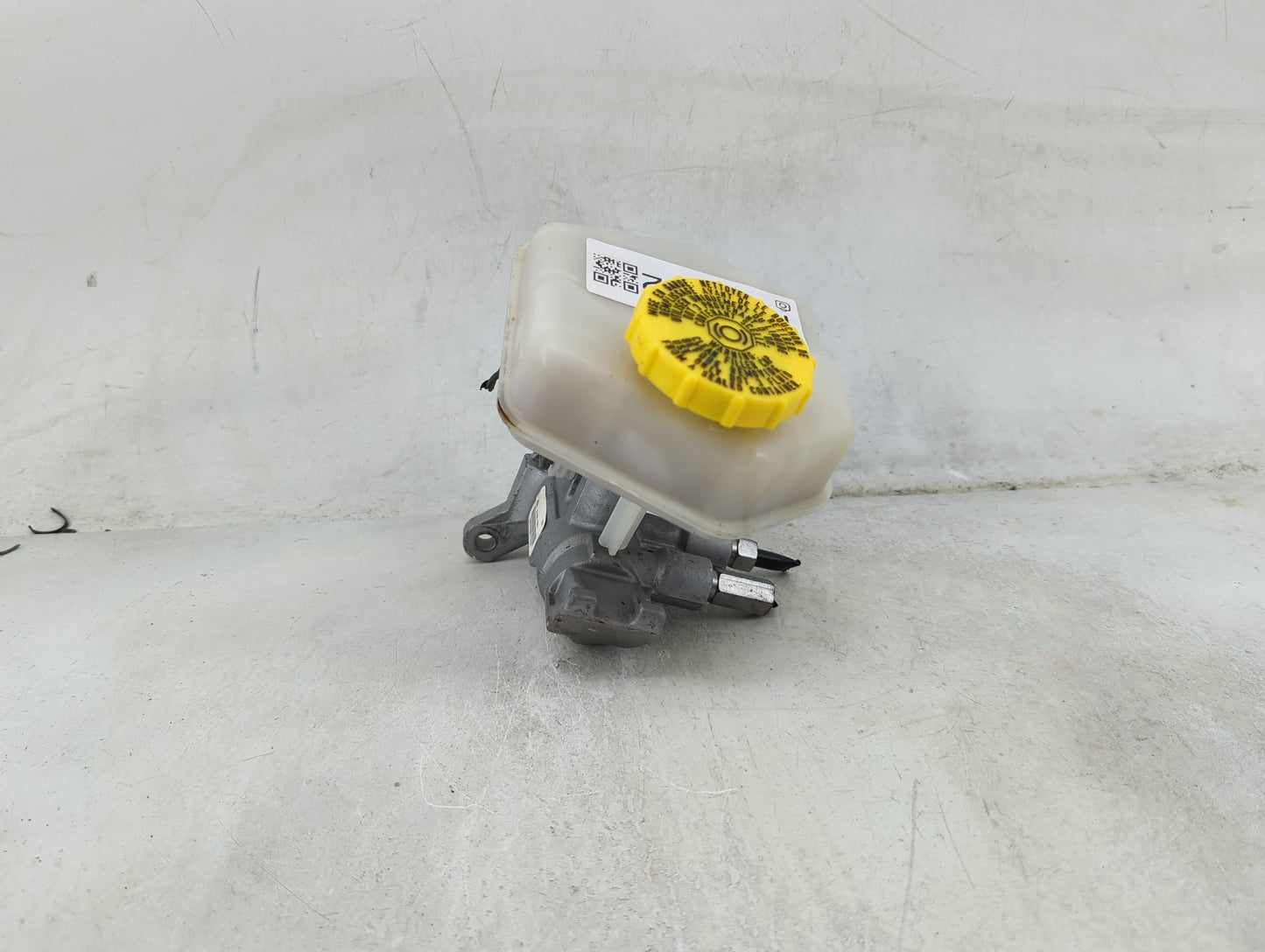 2016-2022 Jeep Grand Cherokee Brake Master Cylinder 1490062 - Oemusedautoparts1.com