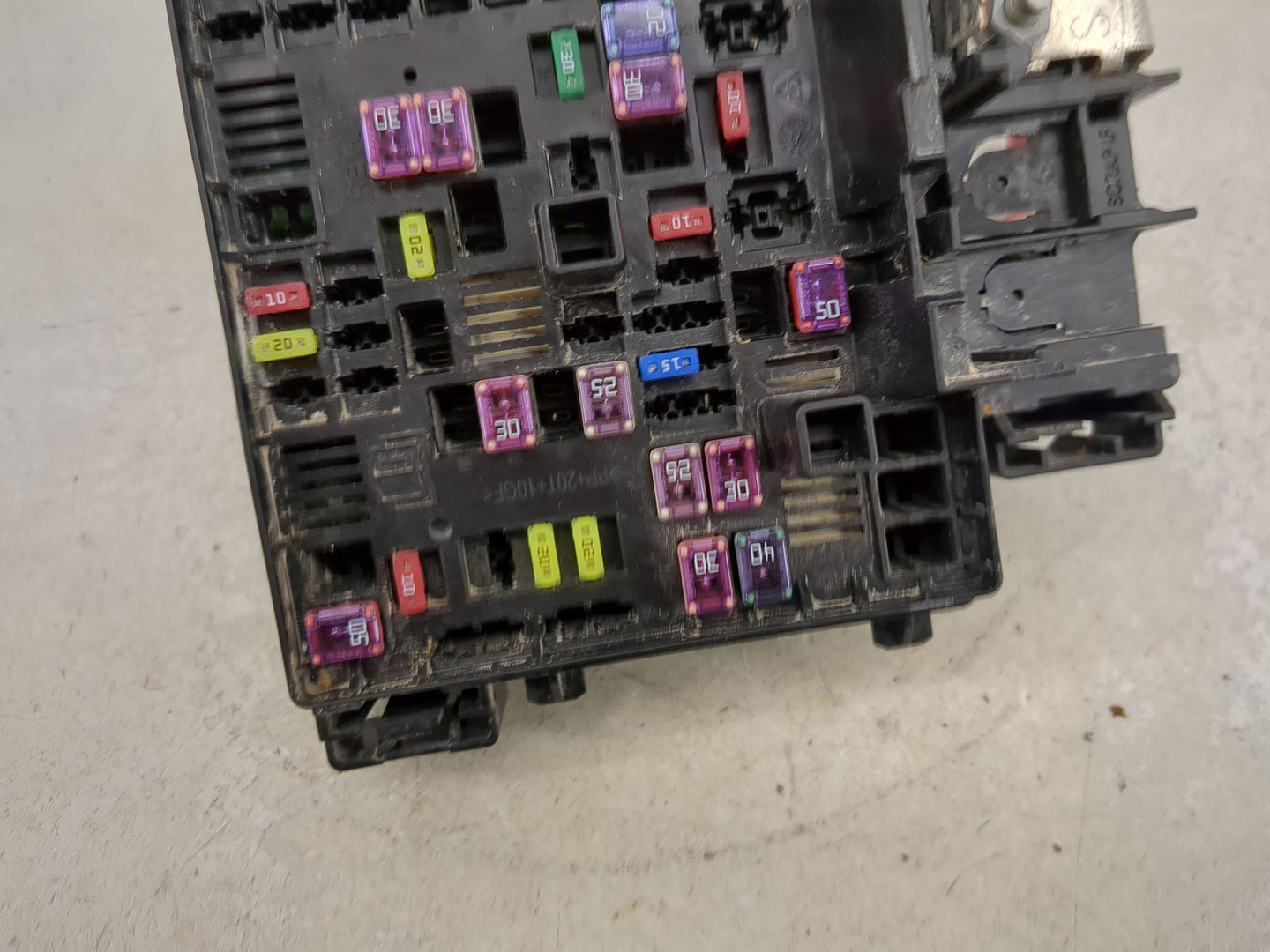 2021 Jeep Grand Cherokee Fusebox Fuse Box Panel Relay Module P/N:6351-4947 REV00 Fits OEM Used Auto Parts - Oemusedautoparts