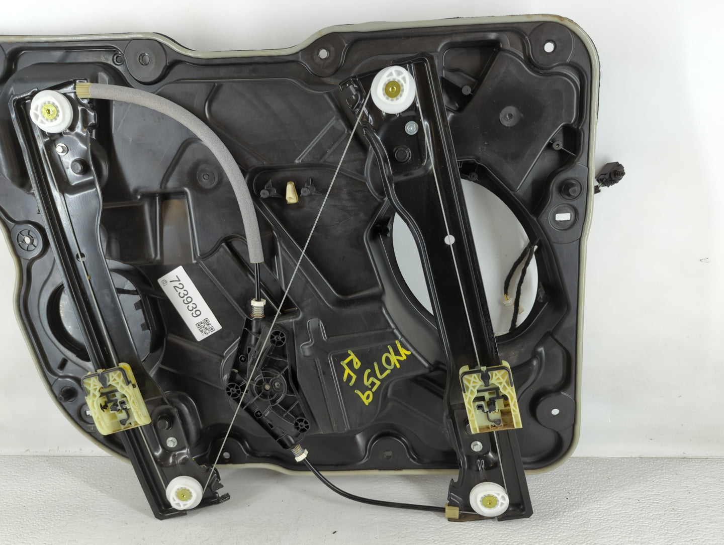 2011-2022 Jeep Grand Cherokee Window Regulator Passenger Front - Oemusedautoparts1.com