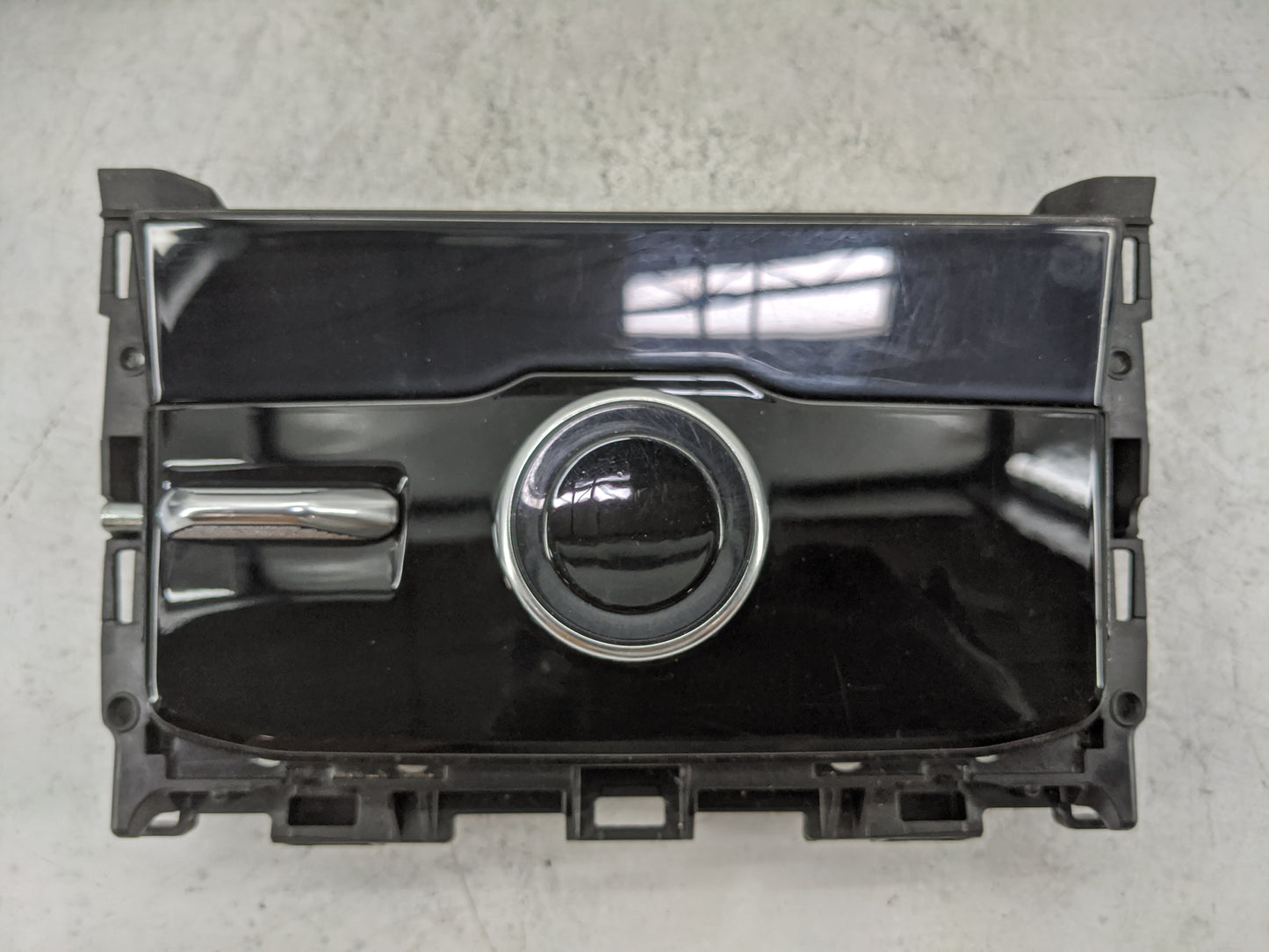 2021 Jeep Grand Cherokee L Floor Console Assembly Shifter - Oemusedautoparts1.com