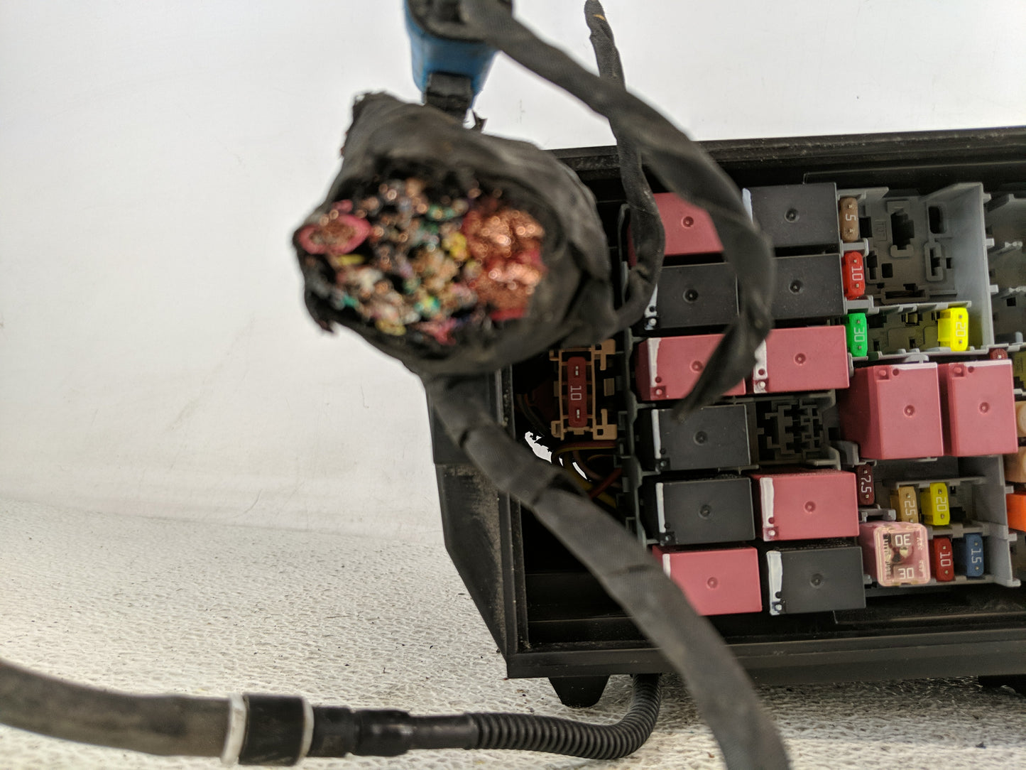 2015-2021 Jeep Renegade Fusebox Fuse Box Panel Relay Module Fits Fits 2015 2016 2017 2018 2019 2020 2021 OEM Used Auto Parts