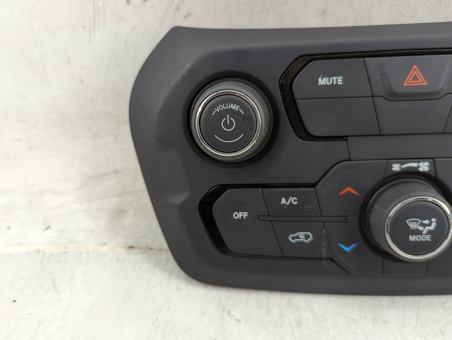 2021-2022 Jeep Renegade Climate Control Module Temperature AC/Heater Replacement P/N:07357422350 440000124D Fits Fits 2021 2
