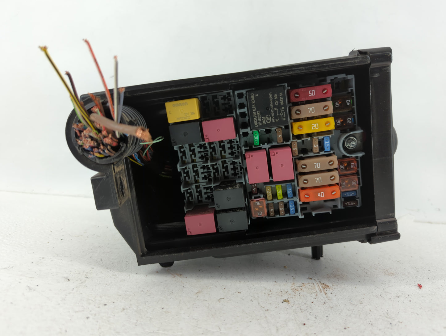 2015-2021 Jeep Renegade Fusebox Fuse Box Panel Relay Module P/N:52027004 Fits Fits 2015 2016 2017 2018 2019 2020 2021 OEM Us