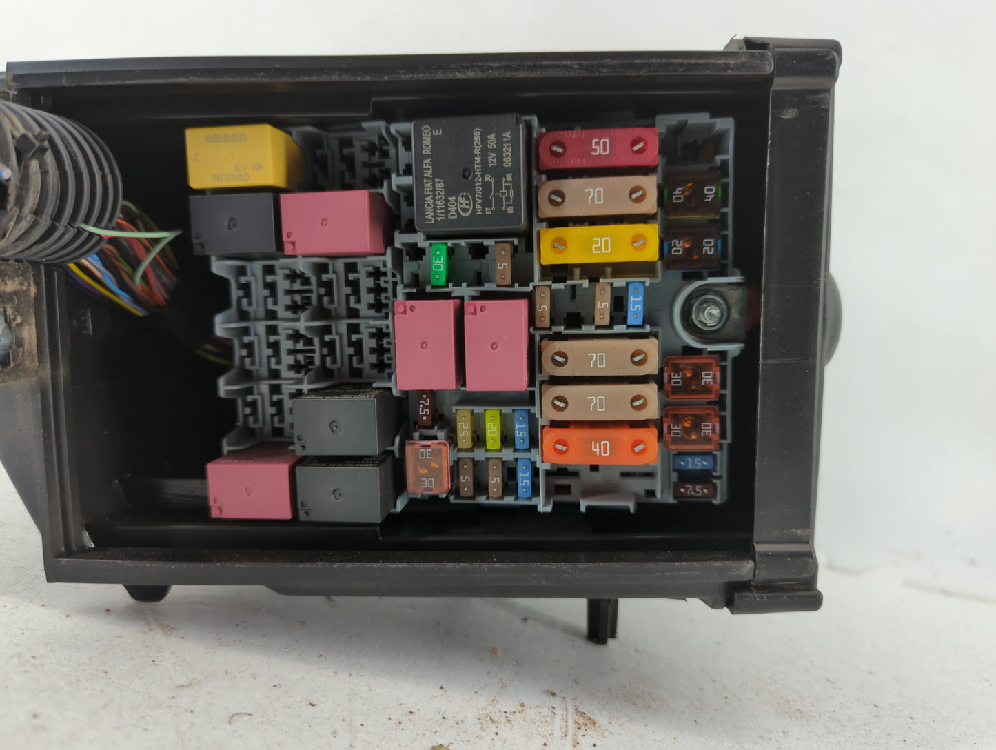 2015-2021 Jeep Renegade Fusebox Fuse Box Panel Relay Module P/N:52027004 Fits Fits 2015 2016 2017 2018 2019 2020 2021 OEM Us